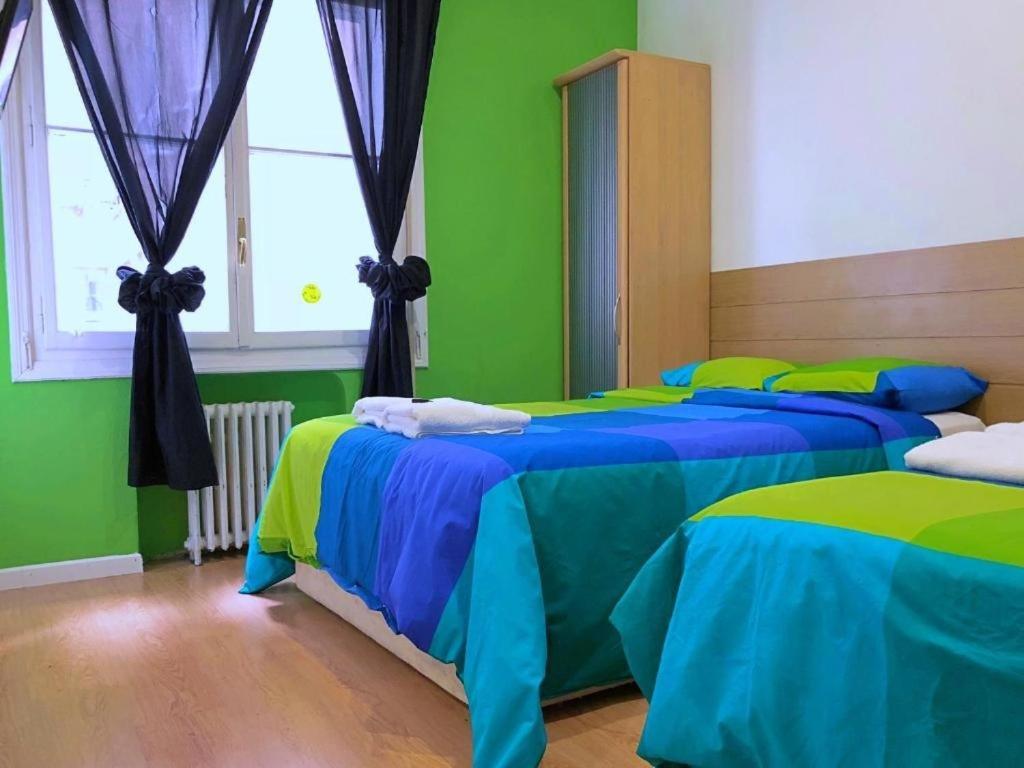 Apartamentos Travelstep Gran Via Madrid Exteriör bild